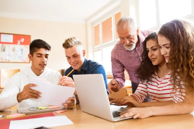 Diploma em Gestão de Centros Educacionais 3