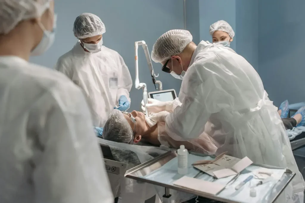 Mestrado em Suporte em Cirurgia Facial para Técnicos em Enfermagem 3